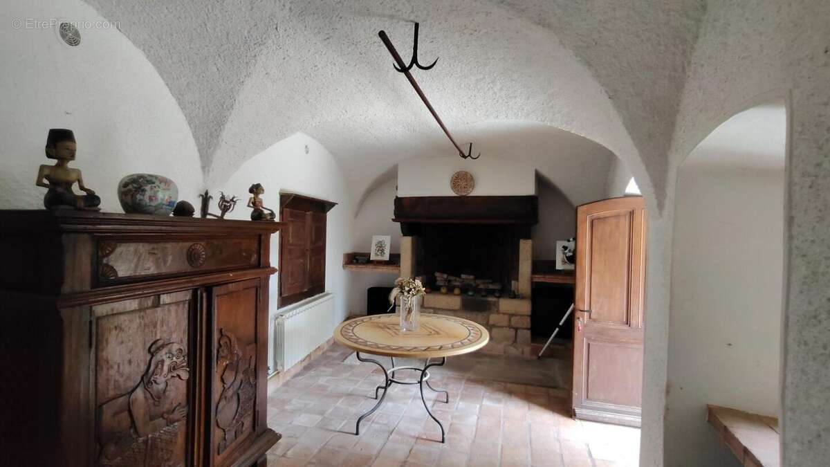 Maison à VEYRAS