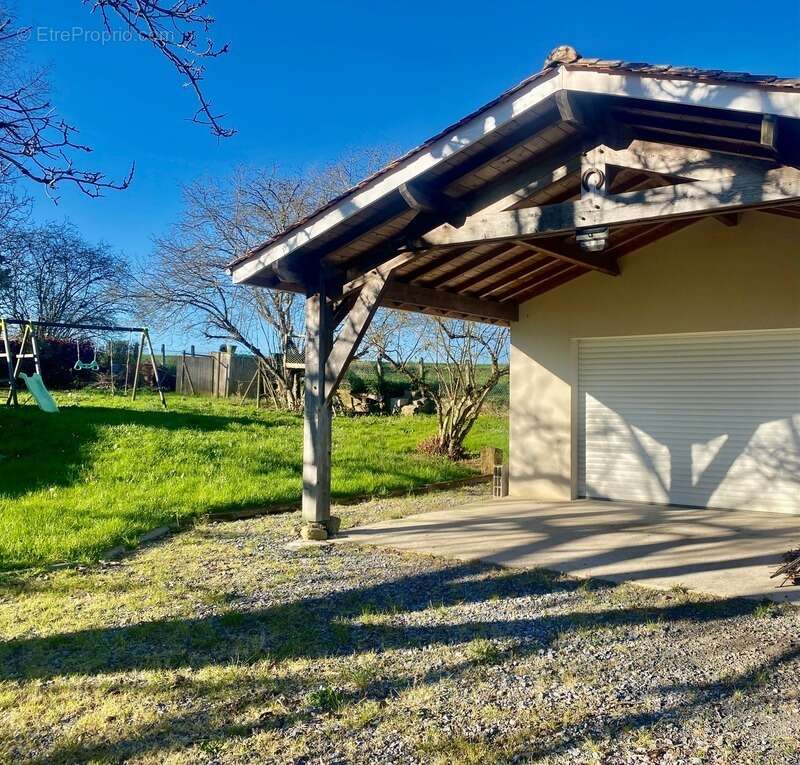 Maison à ESCOUSSANS