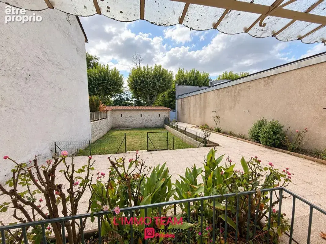 Maison avec potentiel locatif et 3 garages en centre-ville de CAHORS - photo 3