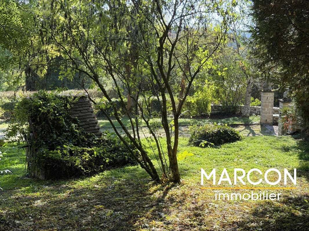 Maison à LA CELLE-DUNOISE