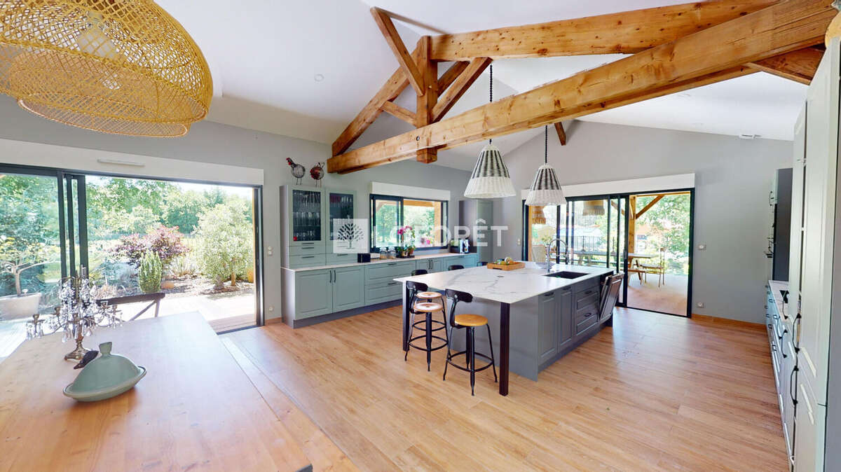 Maison à SAINT-JULIEN-EN-BORN