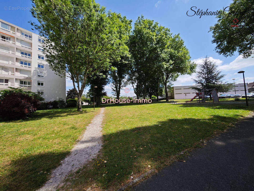 Appartement à FLEURY-LES-AUBRAIS