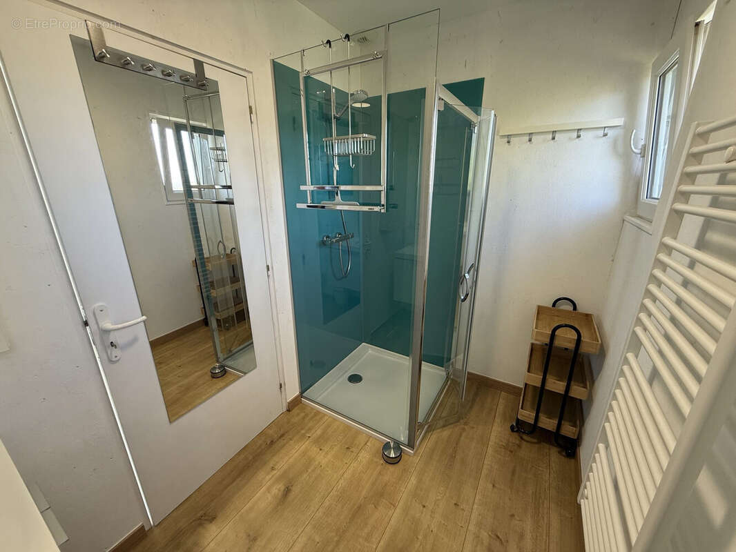 salle d'eau - Maison à MONTREUIL