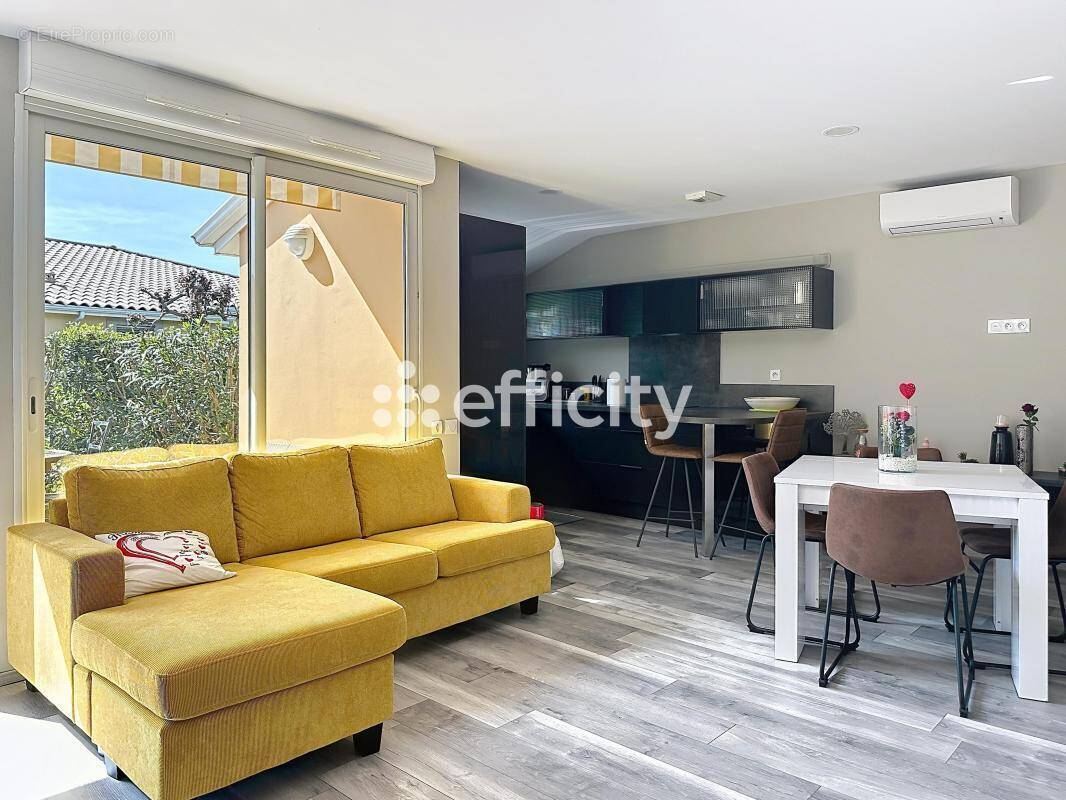 Maison 60 m² à Jonquieres-Saint-Vincent  - photo 1
