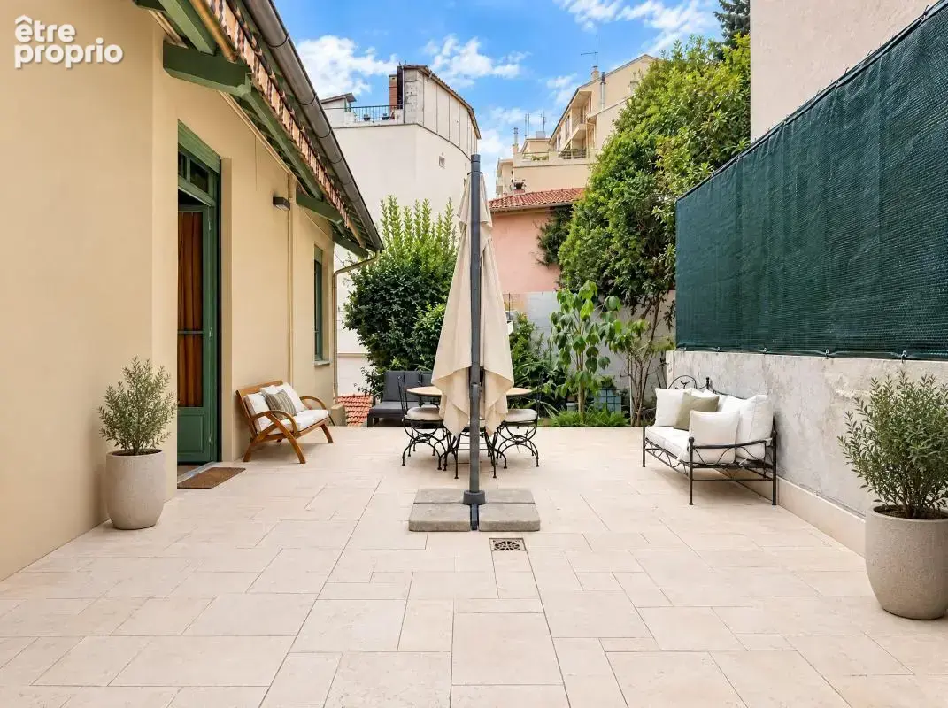 Nice centre – maison de ville 5 pièces – 240 m² habitables – terrasse de 80 m² – box – cave - photo 2