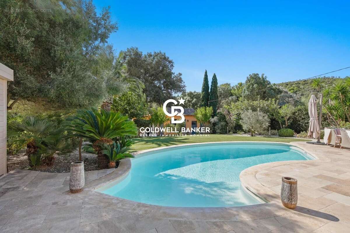 Maison à BORMES-LES-MIMOSAS