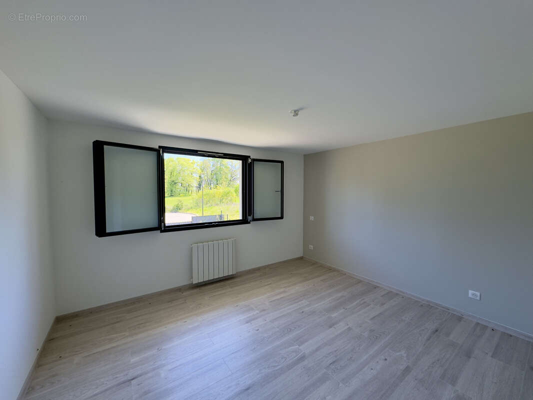 Appartement à CHARNOZ-SUR-AIN