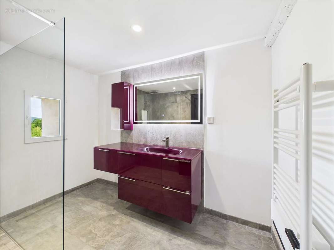 Maison à DUN-LES-PLACES