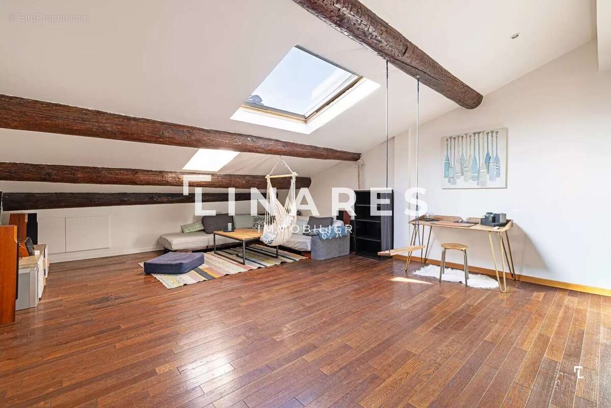 Appartement à MARSEILLE-1E