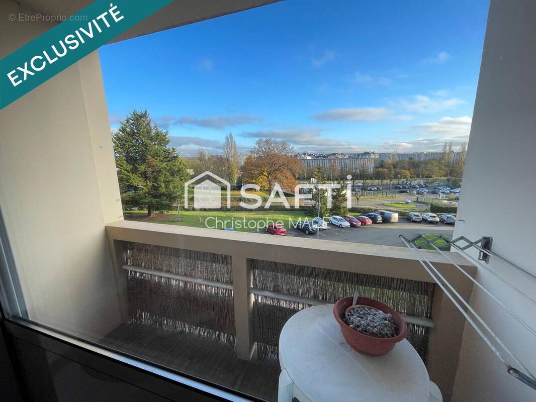 Photo 1 - Appartement à LAVAL