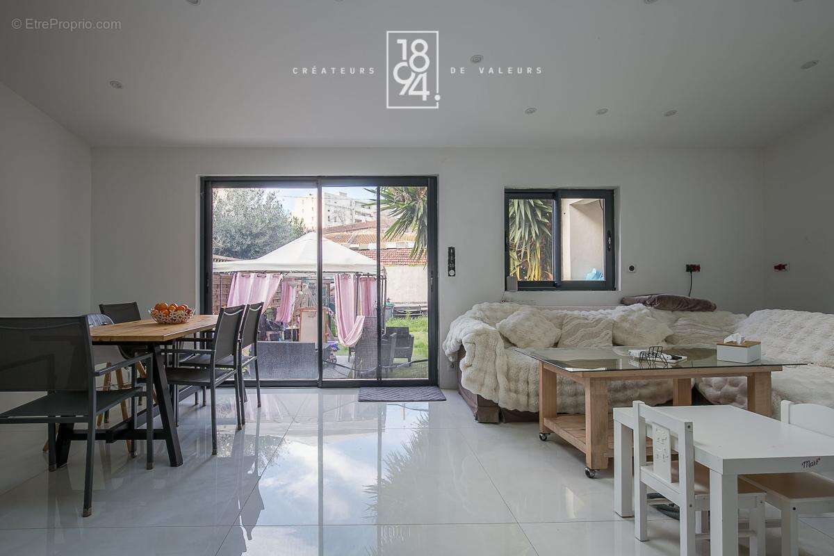 Appartement à MARSEILLE-10E
