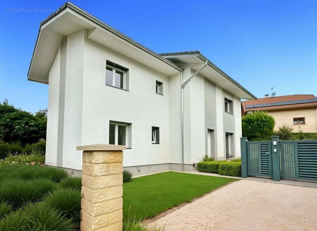 Maison 136 m² à Bons-En-Chablais  - photo 2