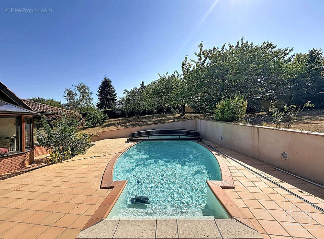 Lissieu, maison de 146 m² sur parcelle de 3525 m2 avec piscine - photo 2