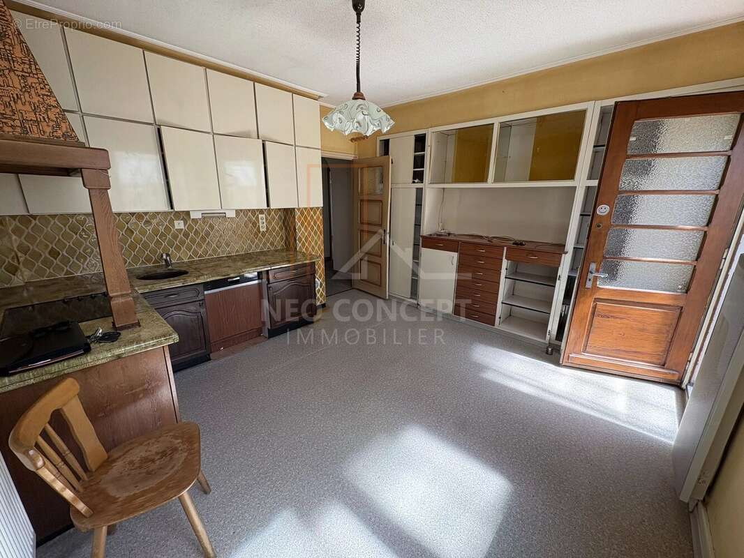 Maison individuelle de 216,55 m2 habitables sur 9,42 ares de terrain sis Kilstett. - photo 3