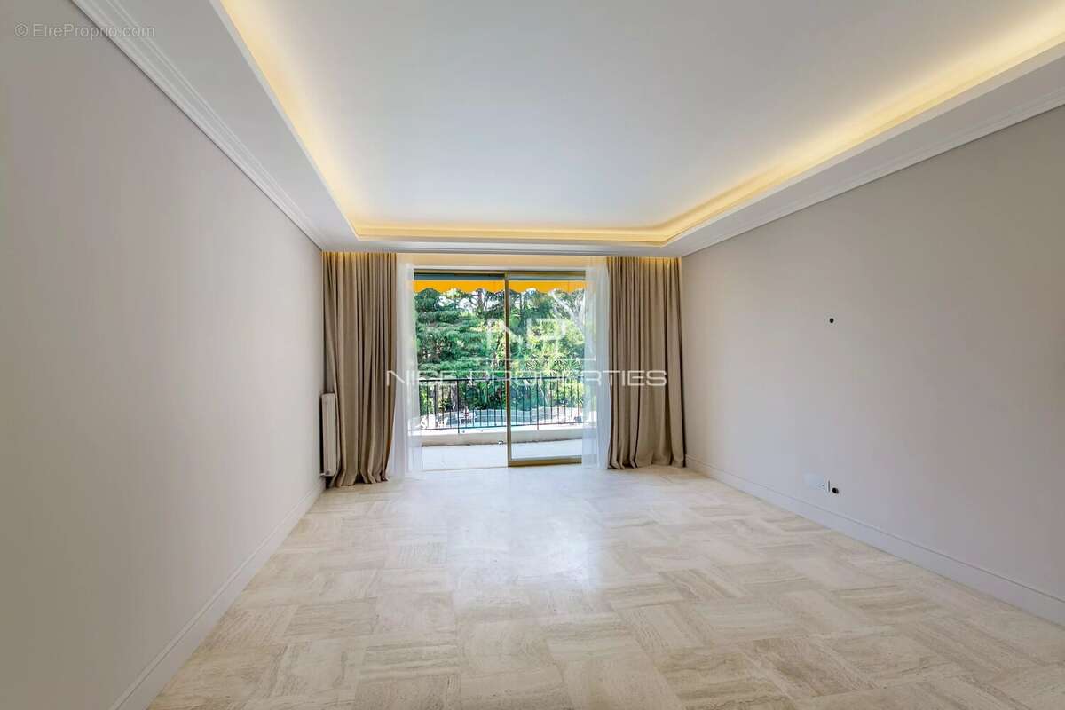 CAP D'AIL : Appartement 3 pièces avec terrasses, à rénover, dans résidence avec piscine et gardien - photo 16