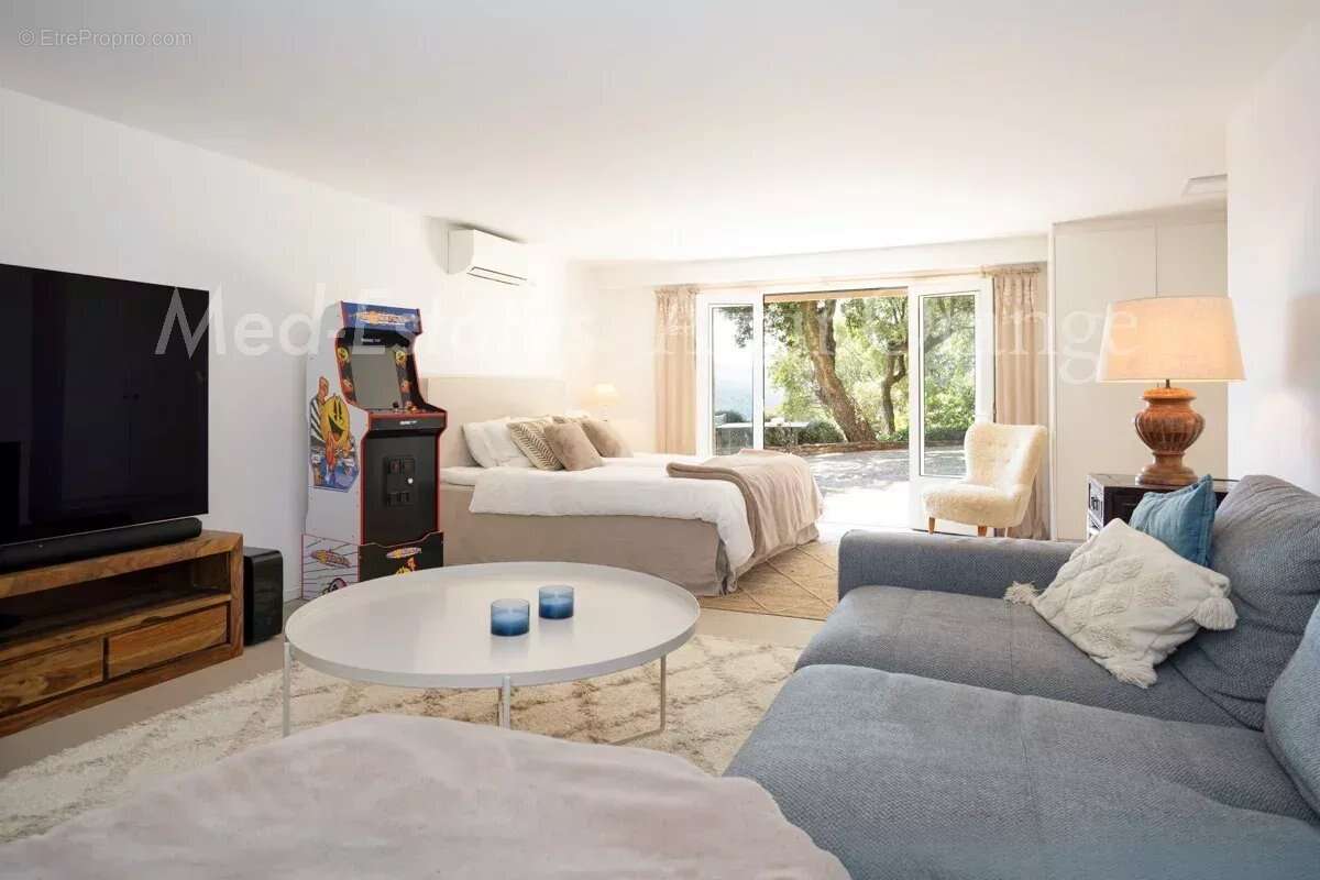 Villa d'exception avec vue panoramique à Grimaud. - photo 18