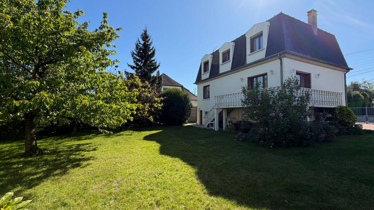 Maison à LIVRY-GARGAN