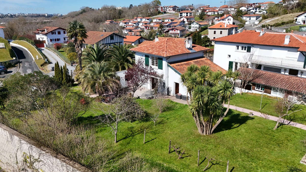 Maison à SAINT-PIERRE-D'IRUBE
