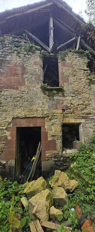 Maison en pierre à rénover - Charme et authenticité au cœur de Ligneyrac - photo 13