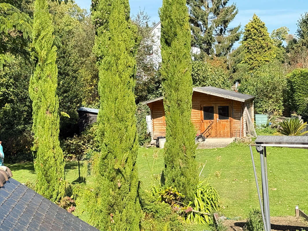 Maison à LANGROLAY-SUR-RANCE