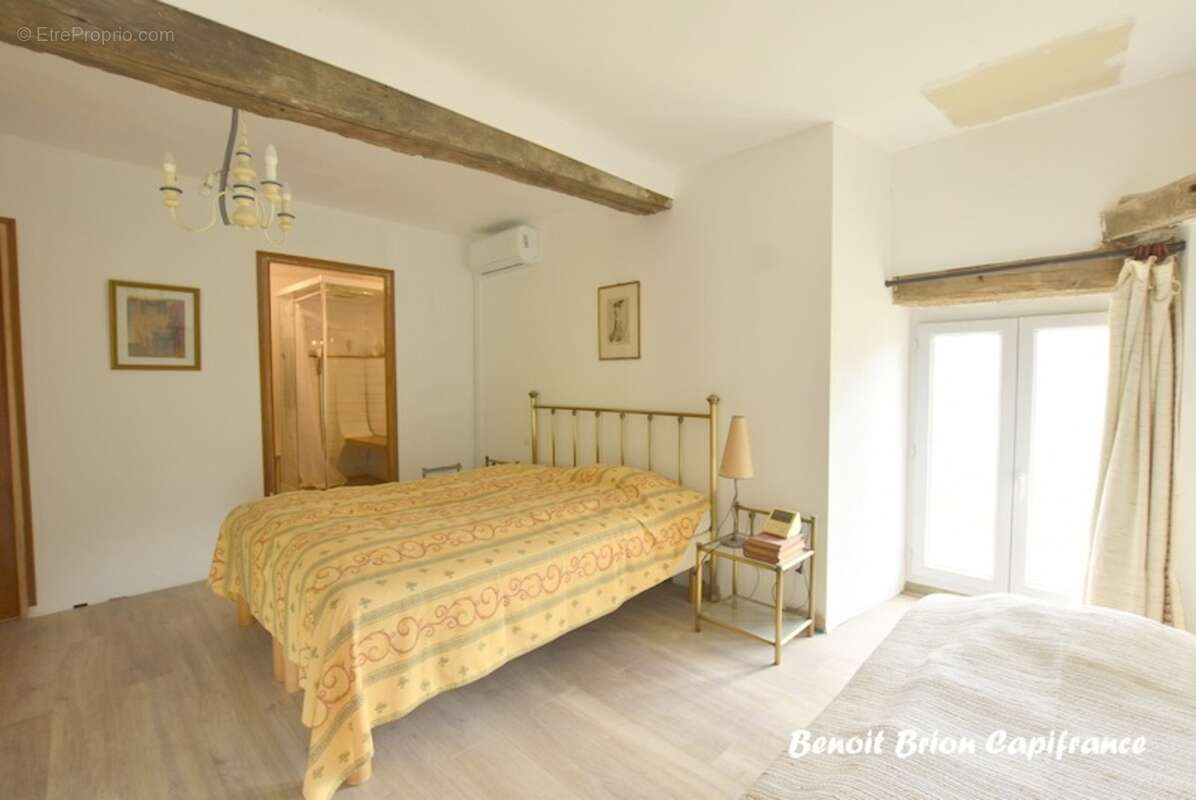 À vendre – Demeure historique en pierre d'environ 260 m² sur 2 hectares – Lapenty (50), à proximité de Saint-Hilaire-du-Harcouët - photo 15