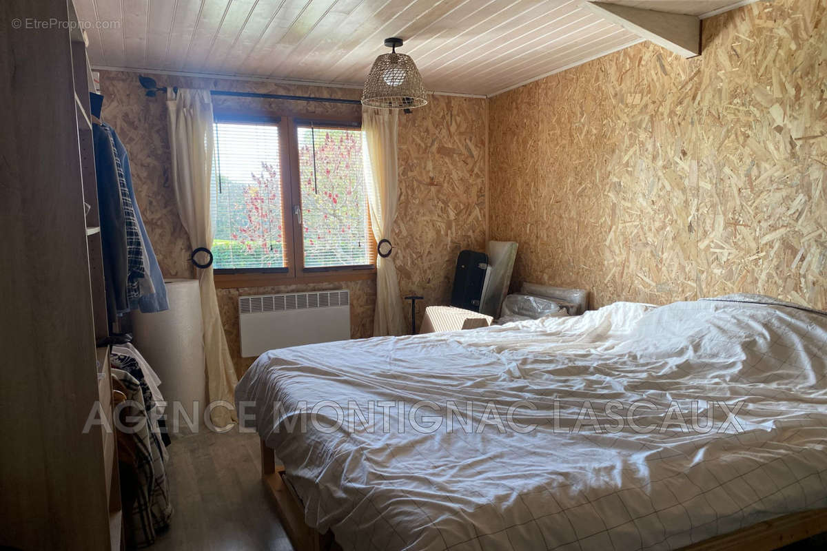 Maison à LA CHAPELLE-AUBAREIL