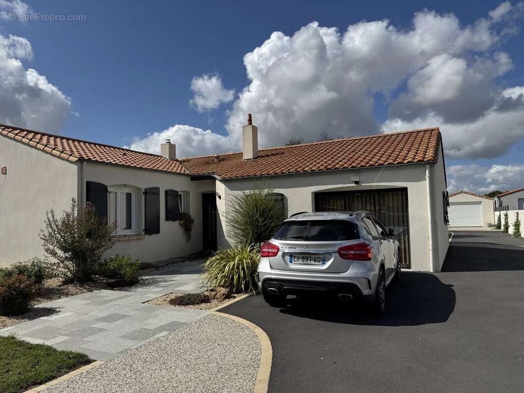 Maison à SAINT-COLOMBAN