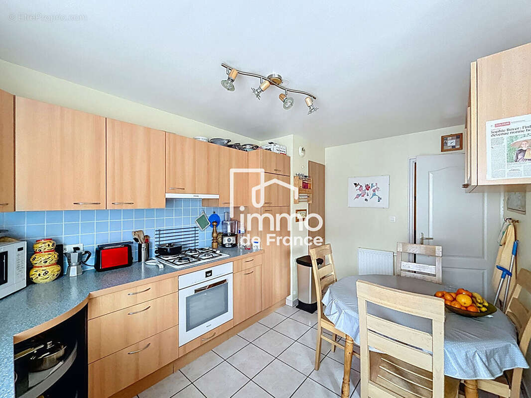 Appartement à CESSY