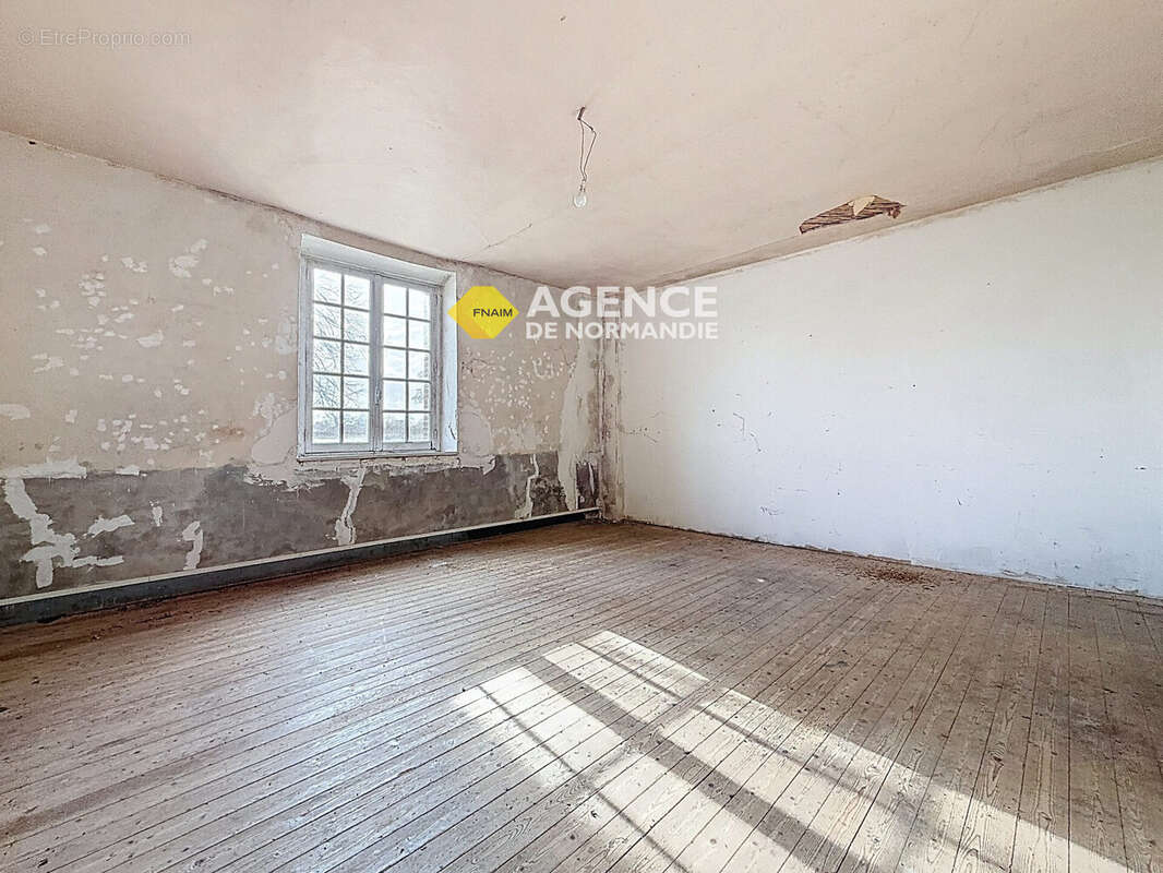 Maison à MONTREUIL-L'ARGILLE