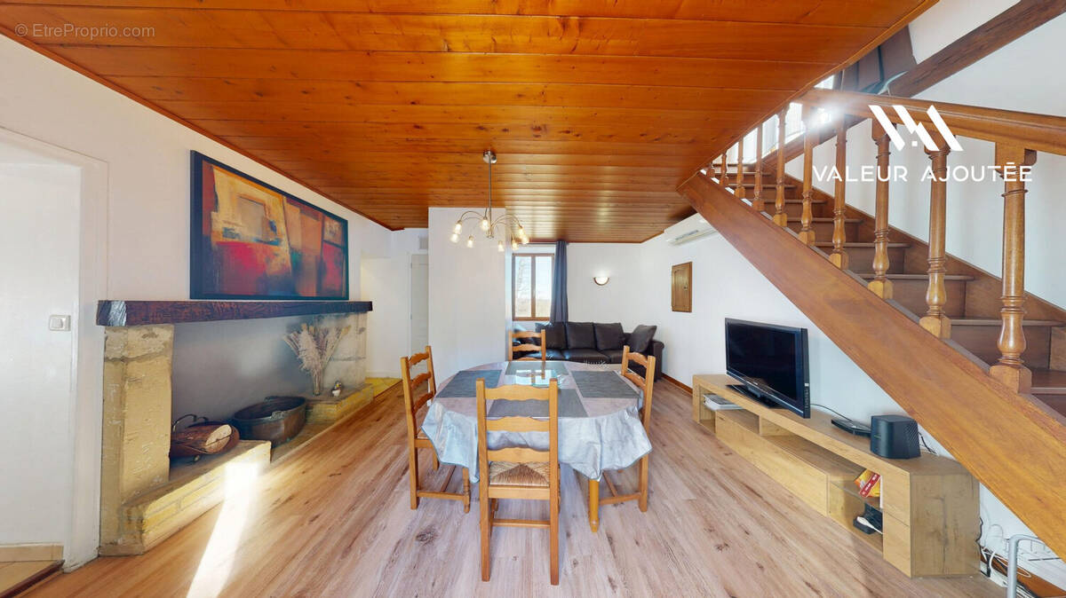 Pièce de vie du 1er gîte - Maison à SARLAT-LA-CANEDA