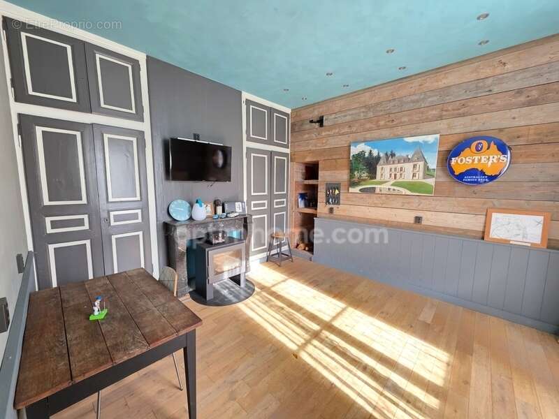 Maison à CHATEAUNEUF-LA-FORET