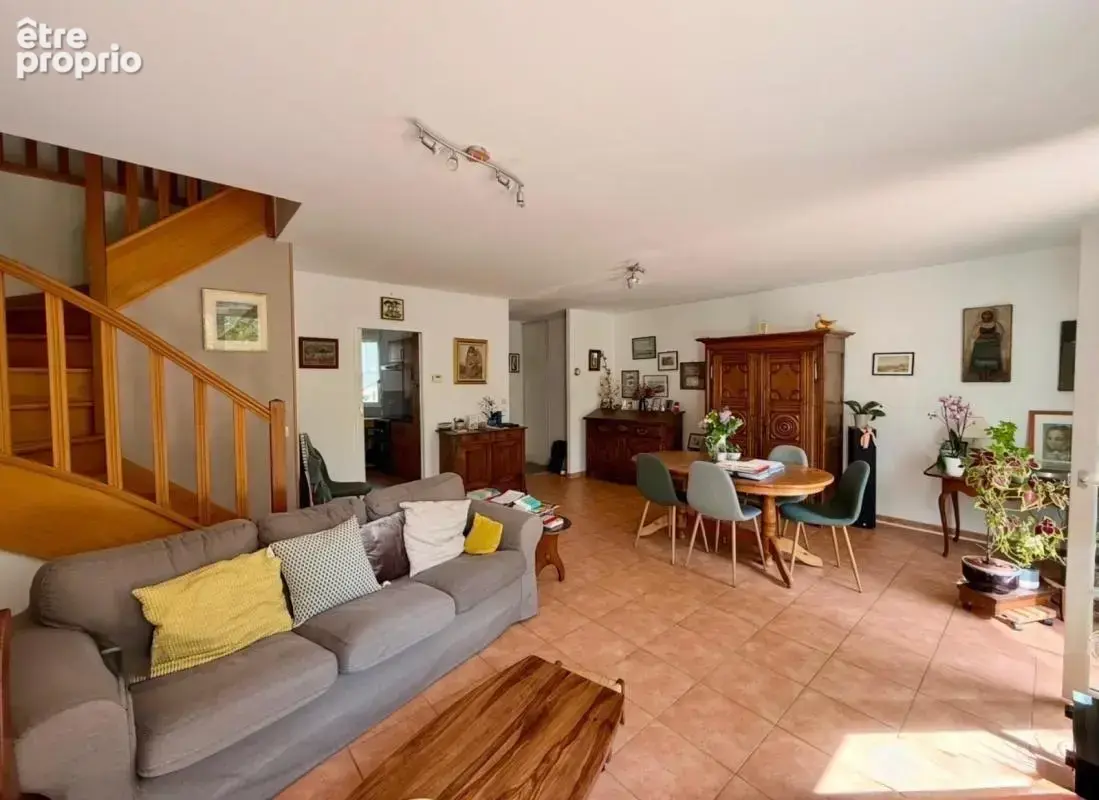THOIRY Maison familiale 4 chambres avec jardin - photo 2