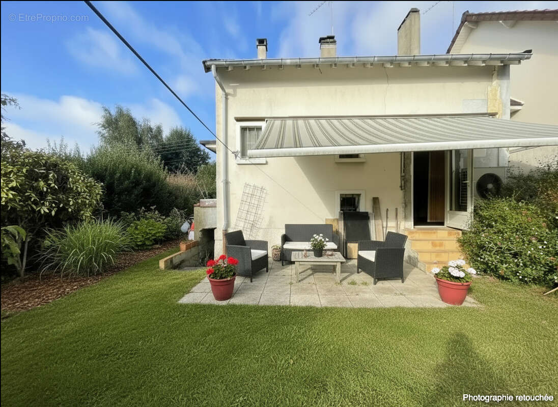 Maison à VERRIERES-LE-BUISSON