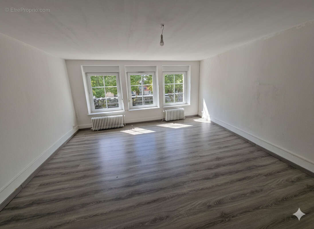 Maison à SAINT-LOUP-SUR-SEMOUSE