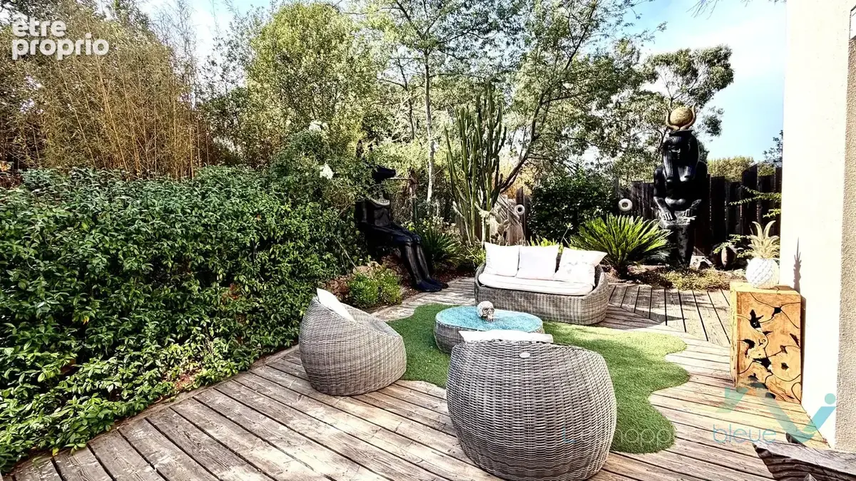 Vente maison T5 avec piscine sur un terrain d'environ 509m2 à Cogolin - photo 11