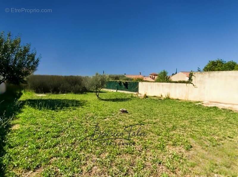 Terrain à POURRIERES