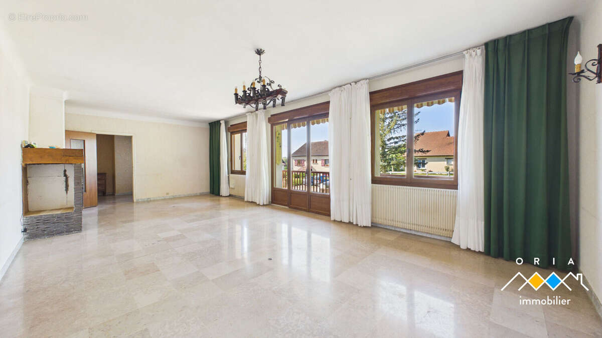 Maison à VELAINE-SOUS-AMANCE