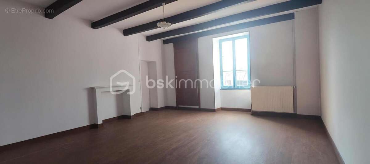 Maison à FONTENILLE-SAINT-MARTIN-D'ENTRAIGUES