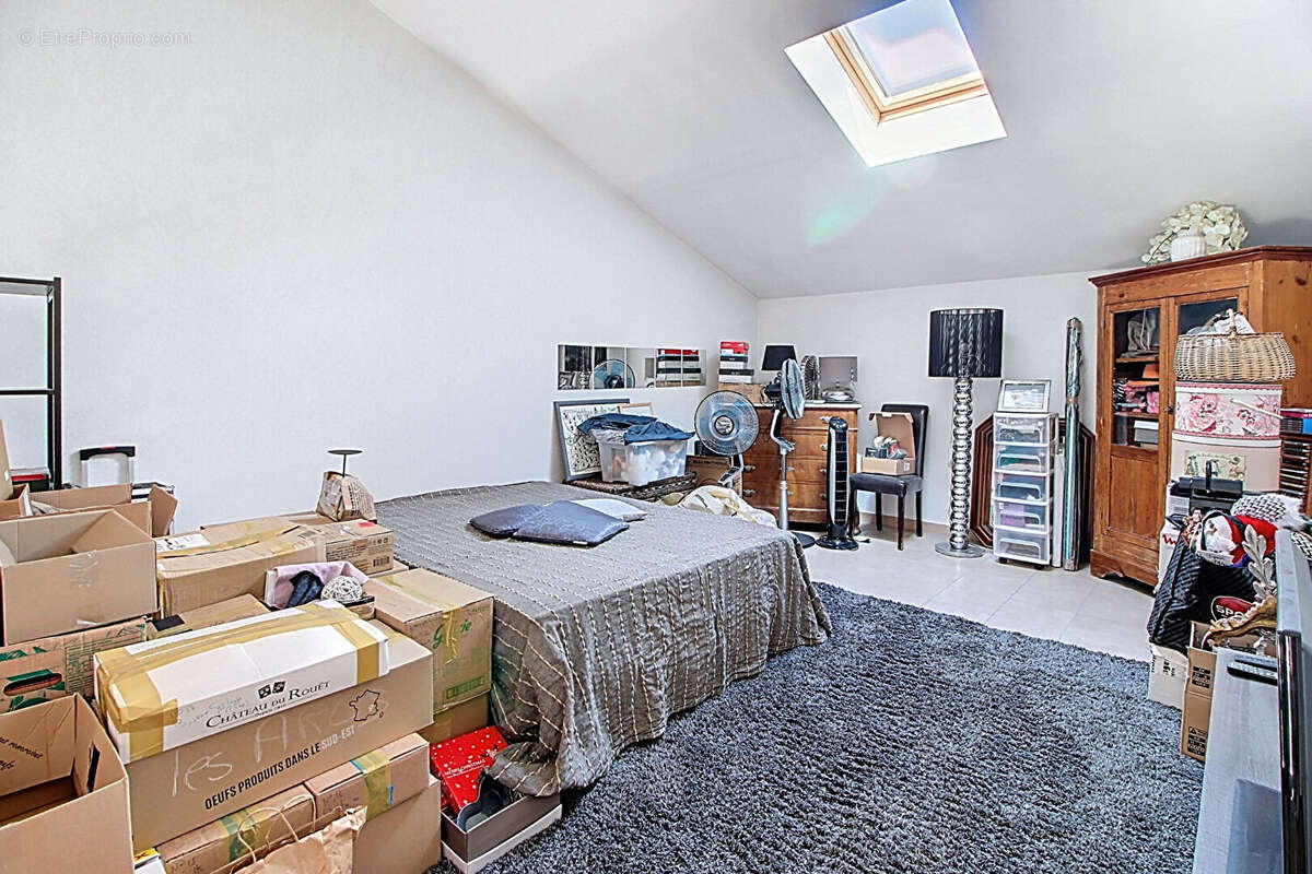 Appartement à LORGUES