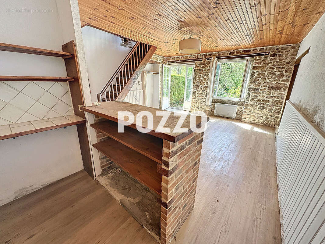 A Vendre - Le Val Saint Père - Ensemble immobilier 20 pièce(s) 450 m² - Terrain de 38000 m² libre de tout bail - photo 15