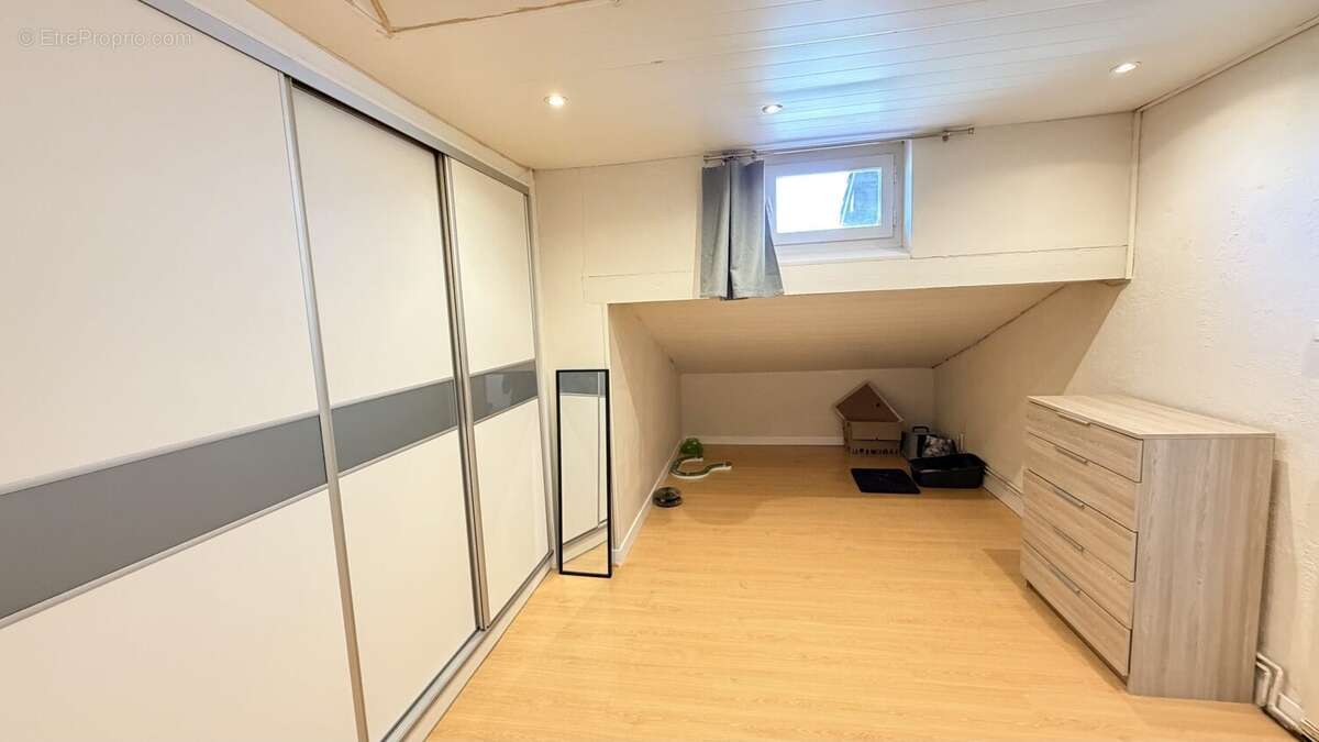 Maison 100 m² à Thiaucourt-Regnieville  - photo 8