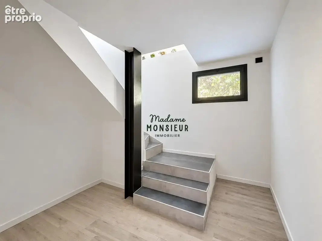 Maison 6 pièces 199 m² à vendre à Saint-Pierre-De-Chandieu (69780) - photo 9