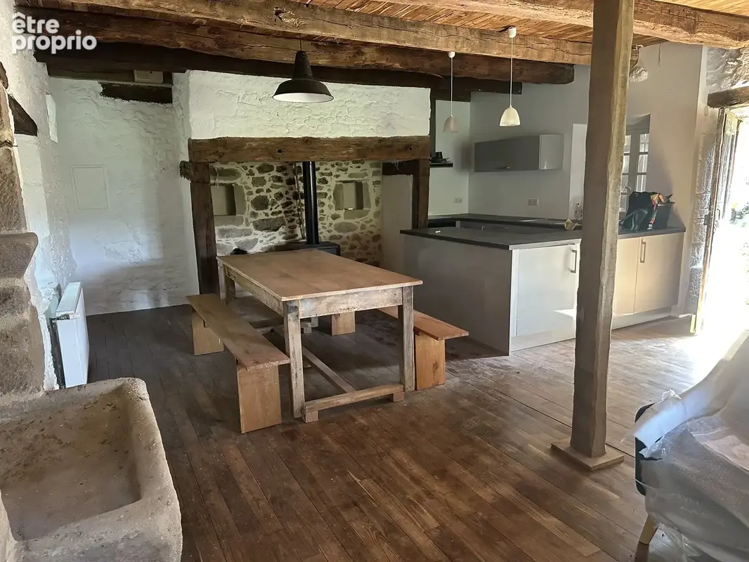Environs de Figeac: Ensemble de deux maisons en pierre et dépendances avec 20 hectares - photo 12