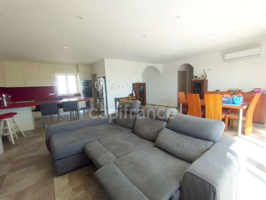 Maison T5 de 124 m2, avec grande terrasse et vue panoramique sur la mer, parking et son jardin à FOLELLI 20213 (HAUTE CORSE) - photo 5