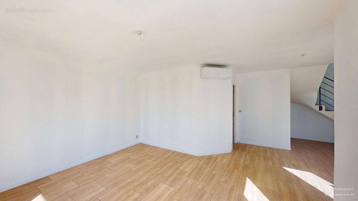 Maison à vendre dans le centre de LÉOGNAN ! - photo 3