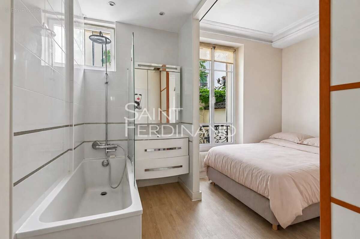 Appartement à NEUILLY-SUR-SEINE
