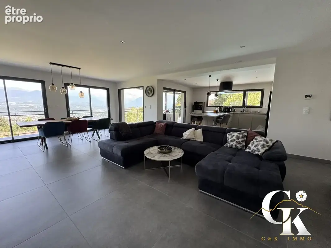 Maison 6 pièces 160 m² à vendre à Claix (38640) - photo 3