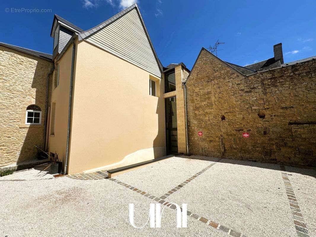 Triplex 3 pièces entièrement rénové avec place de Parking - Bayeux - photo 8