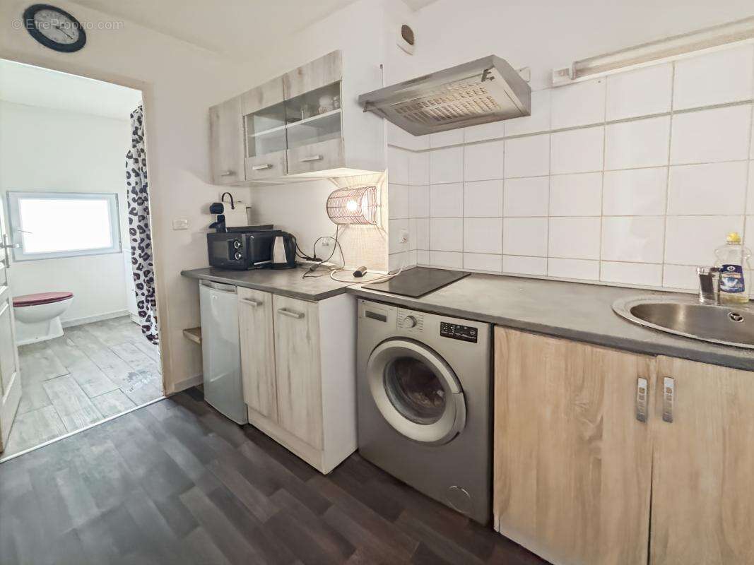 Appartement 80 m² à Saintes  - photo 9