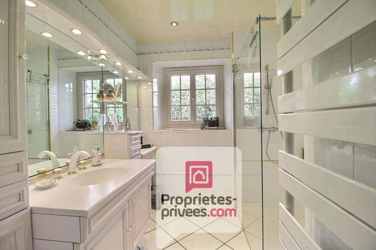 À vendre - longere 200 m² habitables, dependances, terrain 5200 m² - photo 11